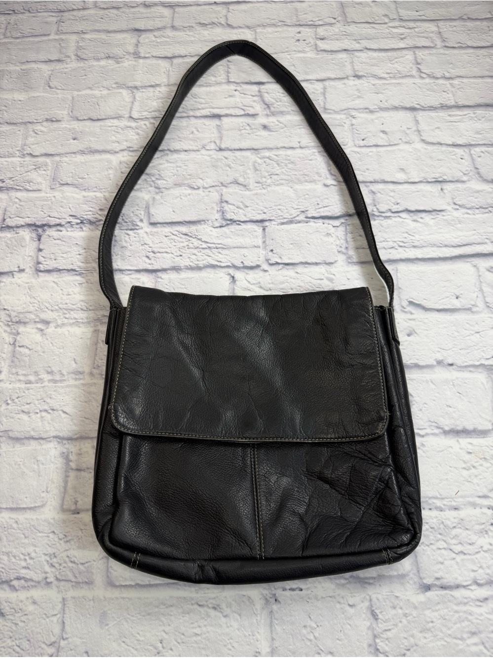 Mens or Women’s  Black Leather Messenger Bag with Flap Closure
